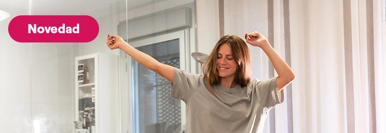 Mujer en casa tras contratar Endesa tu casa 50 12 meses